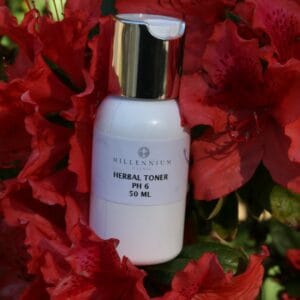 Herbal Toner alcohol free - PH balancing-soothing and rich in nutrients, this toner balances PH minimizes redness and calms skin, rehydrates and replenishes and refreshes, minimizes the pores